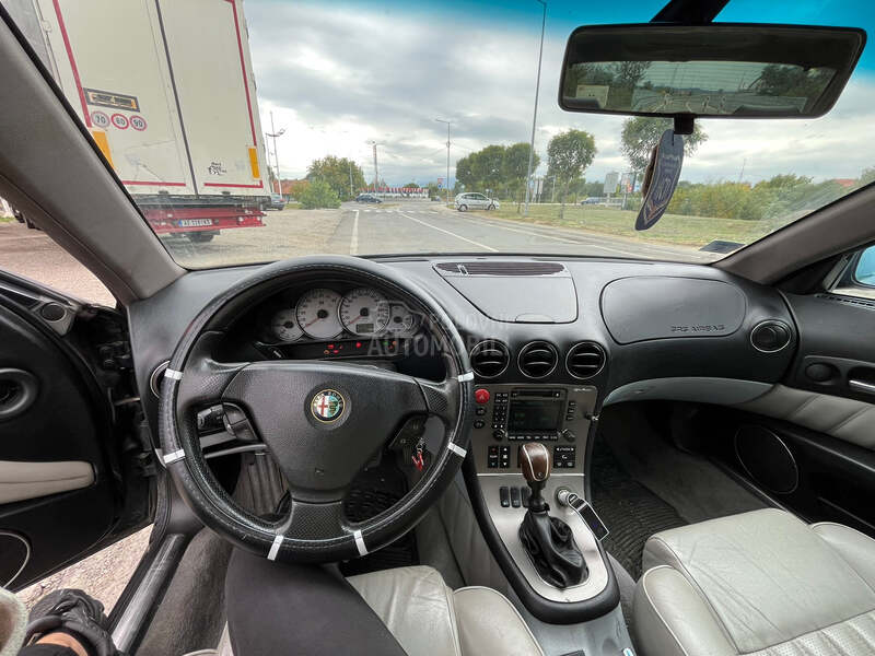 Alfa Romeo 166 