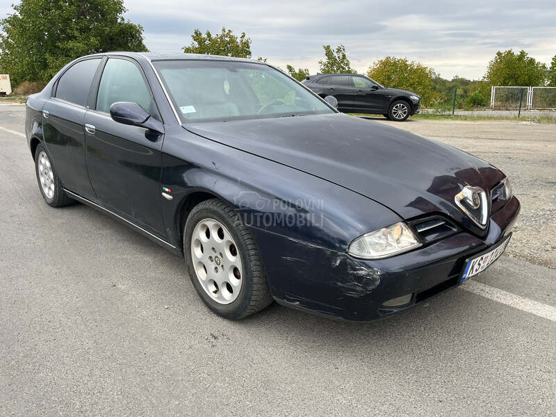 Alfa Romeo 166 