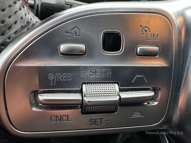 Mercedes Benz GLA 220 