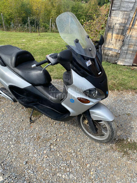Piaggio X9