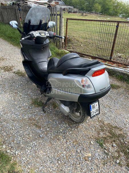 Piaggio X9