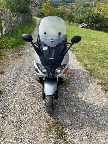 Piaggio X9