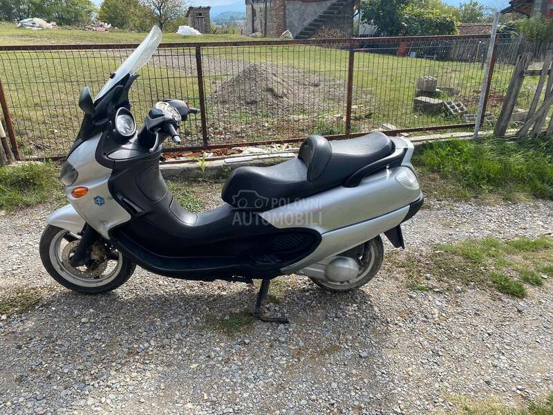 Piaggio X9