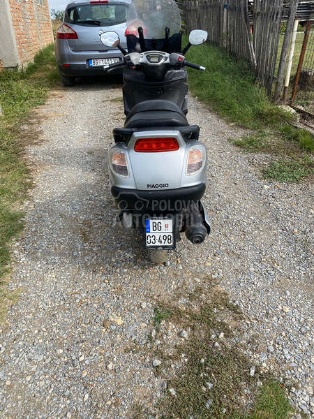 Piaggio X9