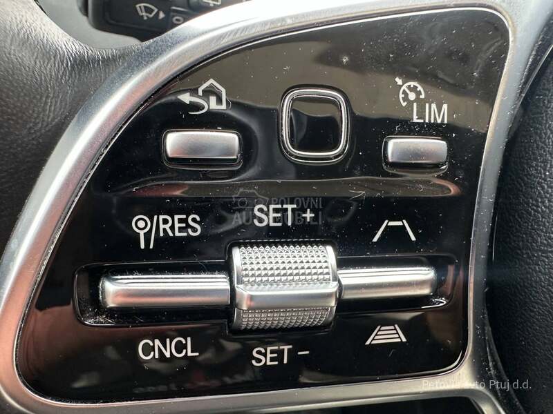 Mercedes Benz GLA 200 