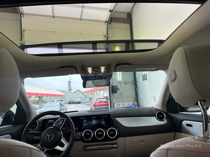 Mercedes Benz GLA 200 