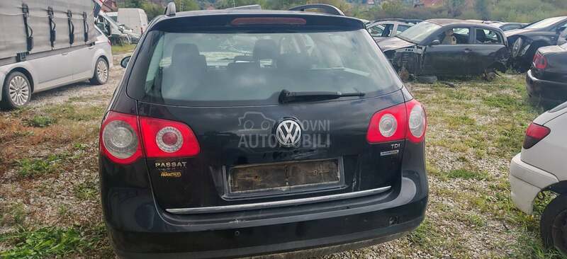 Volkswagen Passat B6 1.6tdi 2010. god. -  kompletan auto u delovima