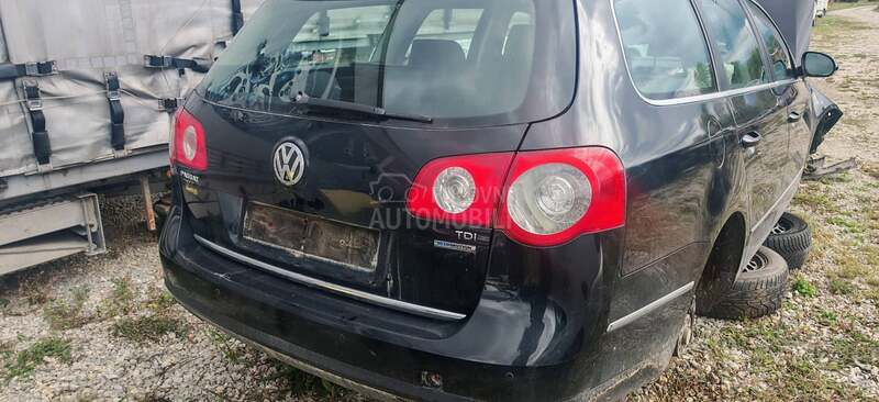 Volkswagen Passat B6 1.6tdi 2010. god. -  kompletan auto u delovima