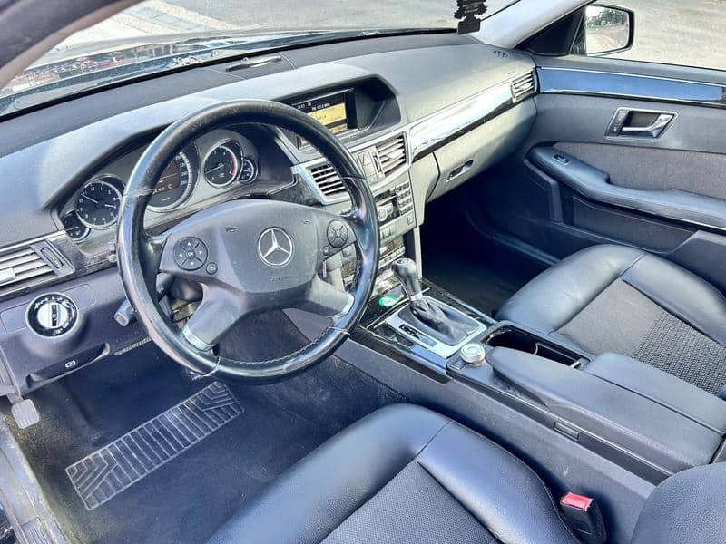 Mercedes Benz E 220 AVANTGARDE