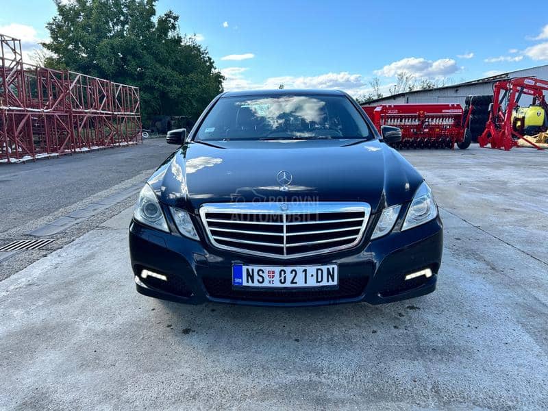 Mercedes Benz E 220 AVANTGARDE