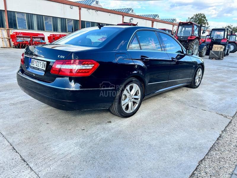 Mercedes Benz E 220 AVANTGARDE