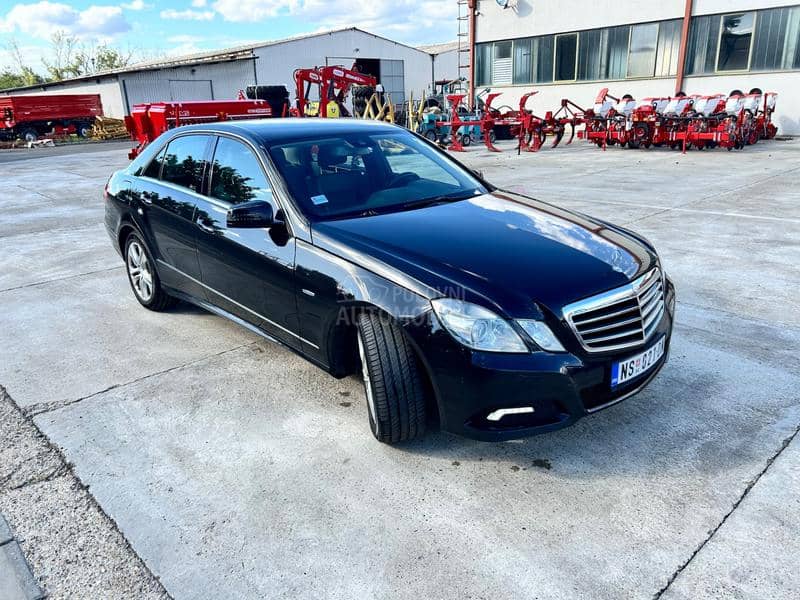 Mercedes Benz E 220 AVANTGARDE