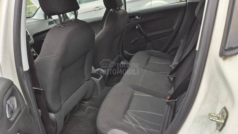 Peugeot 208 1.2B A K C I J A