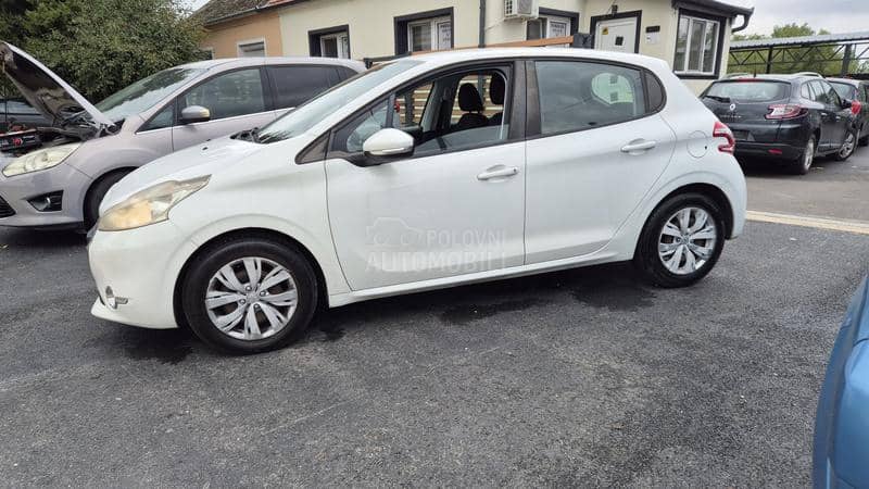 Peugeot 208 1.2B A K C I J A