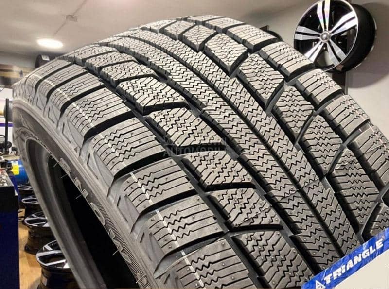 Triangle 205/65 R15 Zimska
