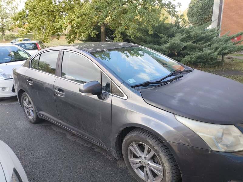 Toyota Avensis 