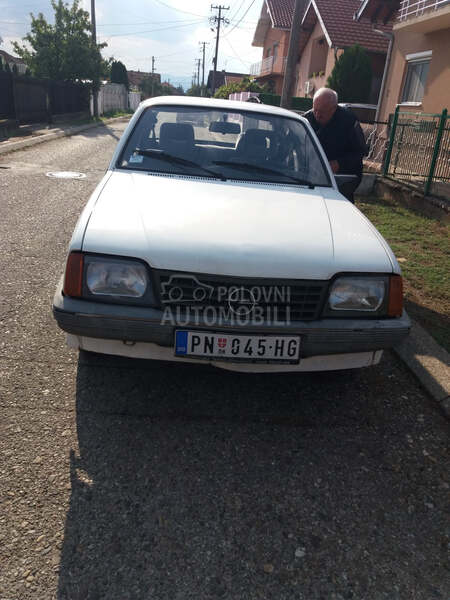 Opel Ascona 