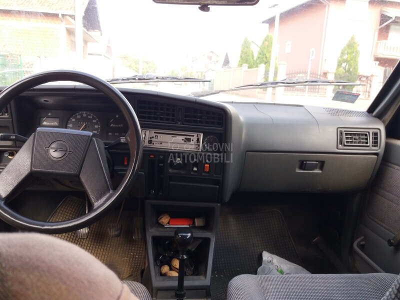 Opel Ascona 