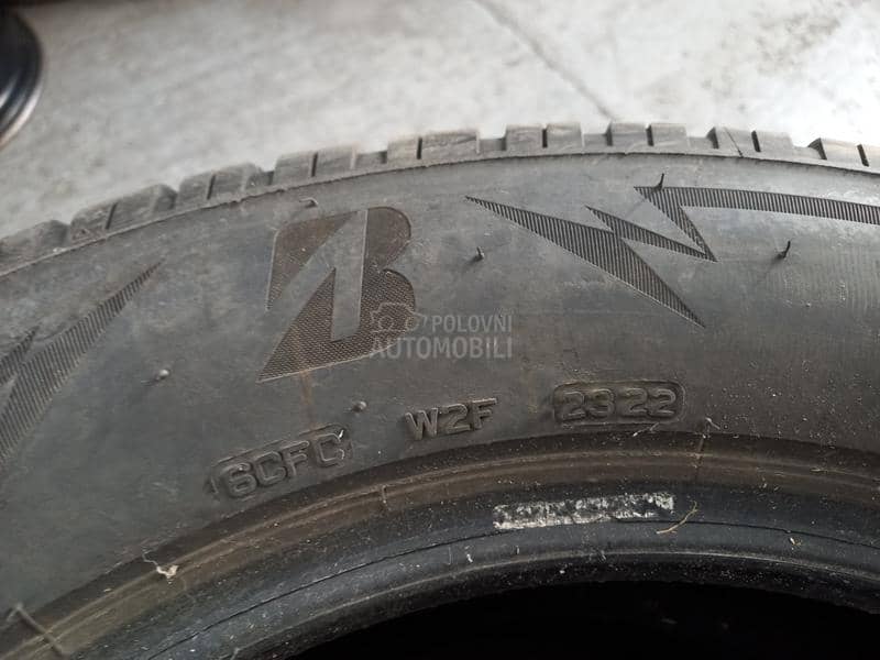Bridgestone 225/60 R17 Zimska