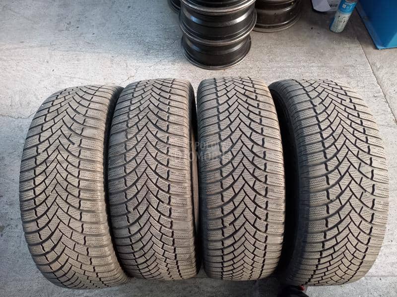 Bridgestone 225/60 R17 Zimska