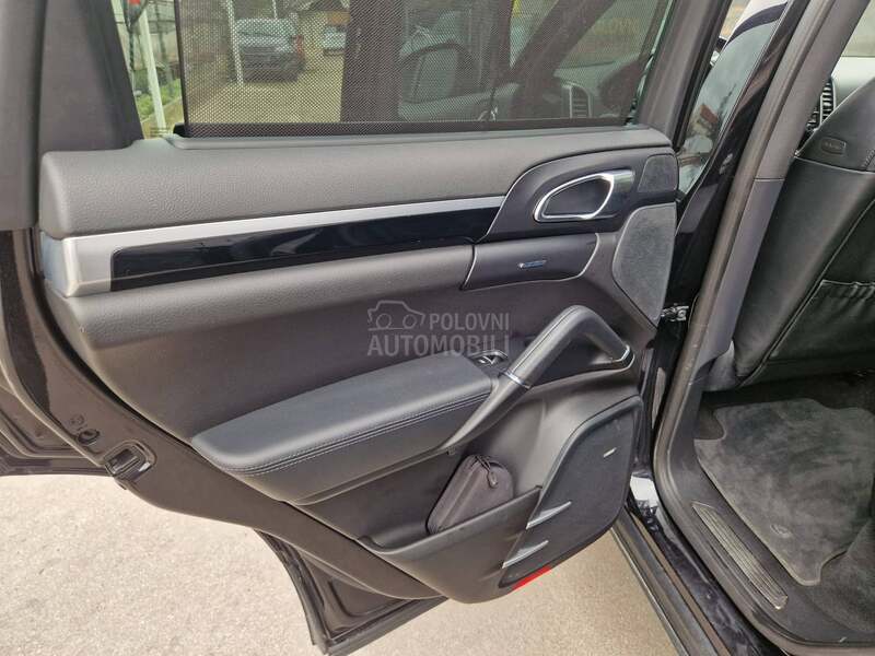 Porsche Cayenne S e-hybrid platinum
