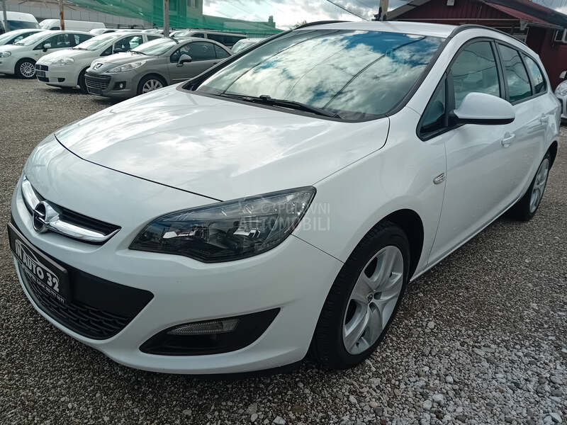 Opel Astra J 1.4 TNG