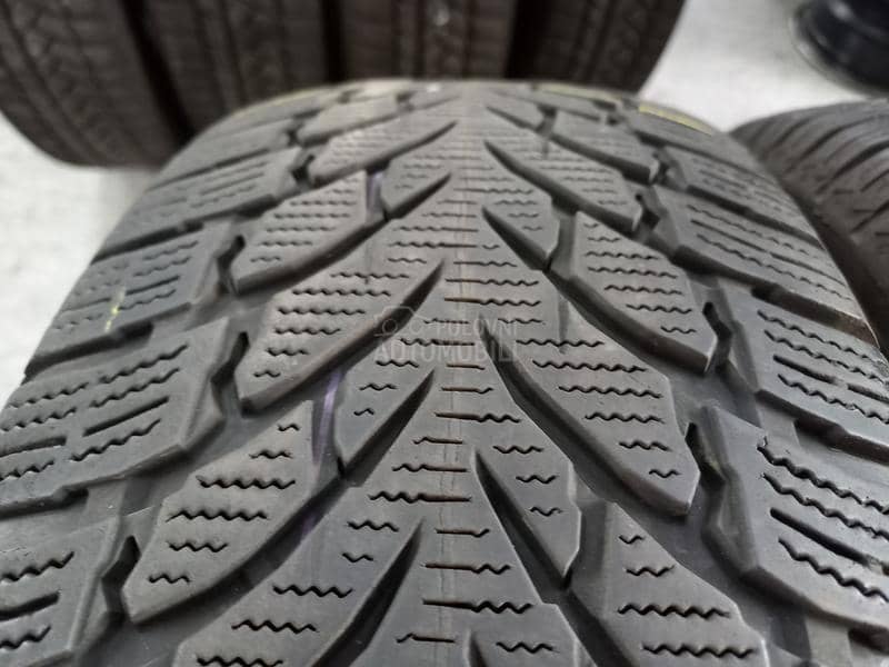 Nokian 215/65 R17 Zimska