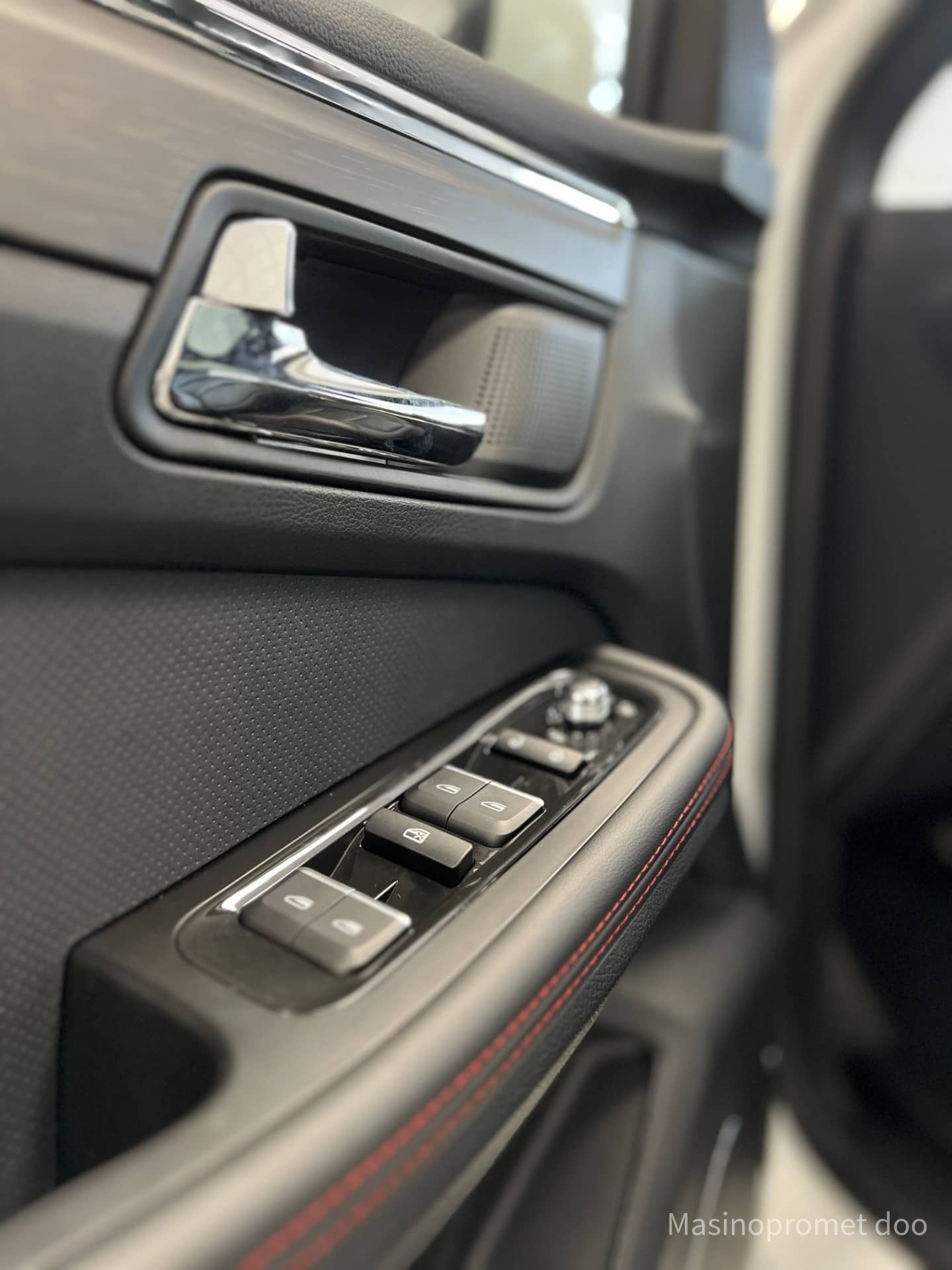 SWM G05 PRO 7 sedista