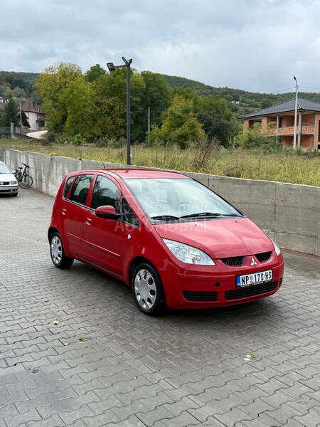 Mitsubishi Colt Celebration 30