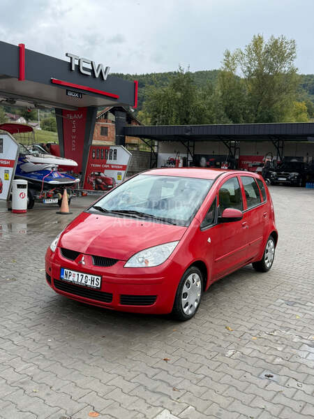 Mitsubishi Colt Celebration 30