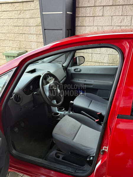 Mitsubishi Colt Celebration 30