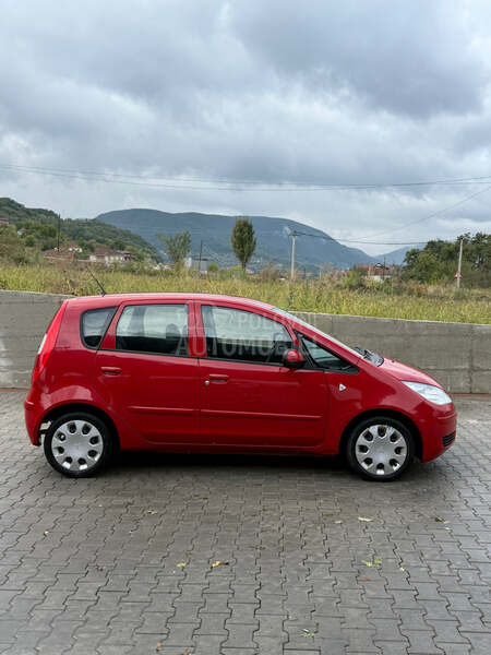 Mitsubishi Colt Celebration 30