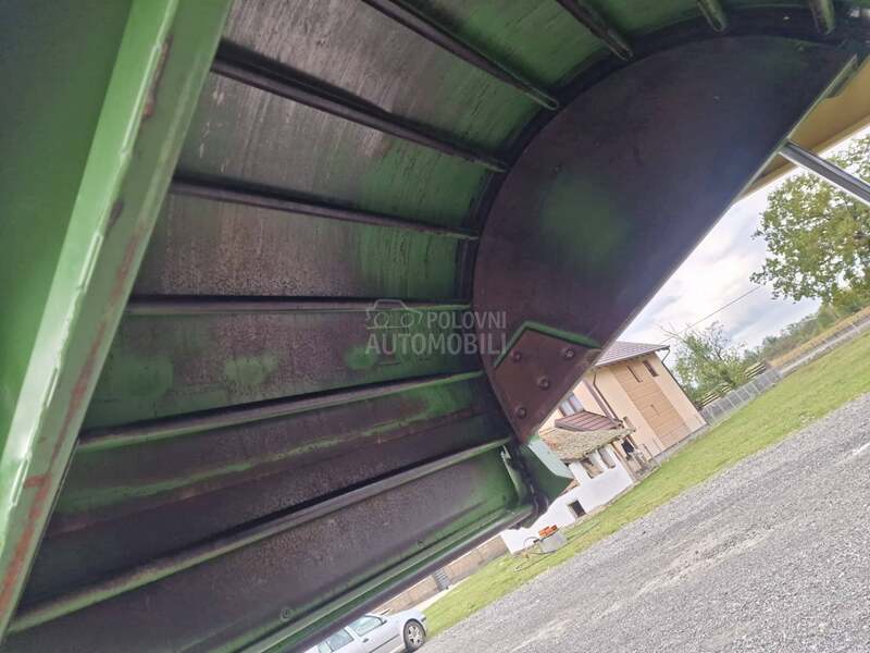 Krone KR 125 mreza i dva kanapa