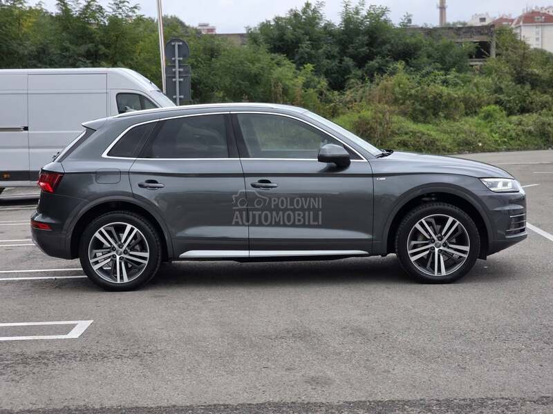 Audi Q5 3XS LINE QUATTRO