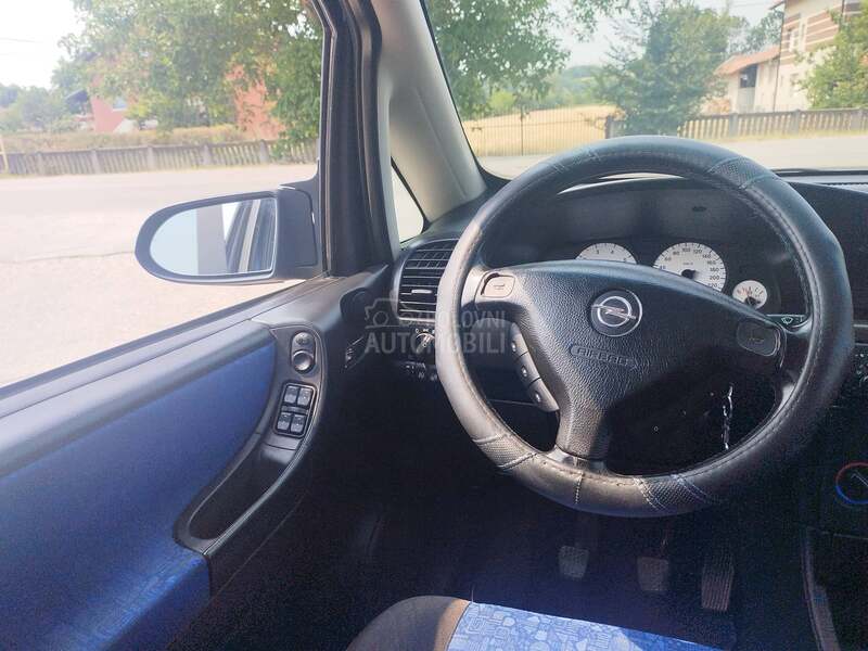 Opel Zafira 