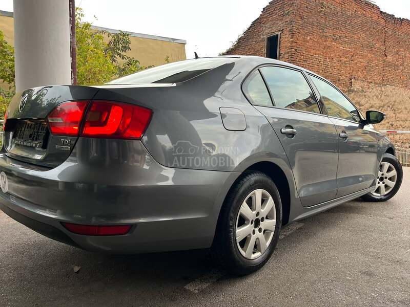 Volkswagen Jetta 1.6 TDI COMFORTLINE