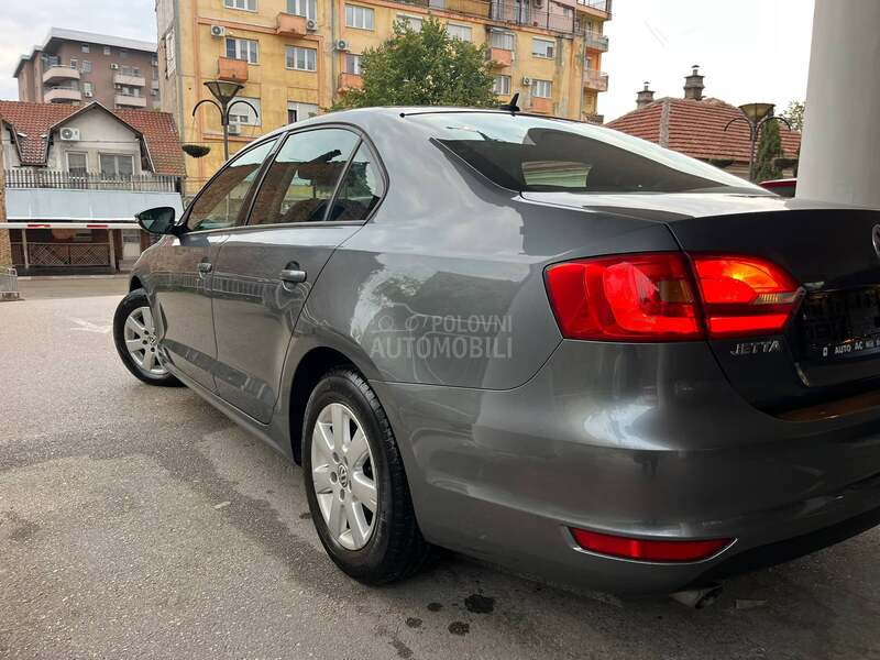 Volkswagen Jetta 1.6 TDI COMFORTLINE