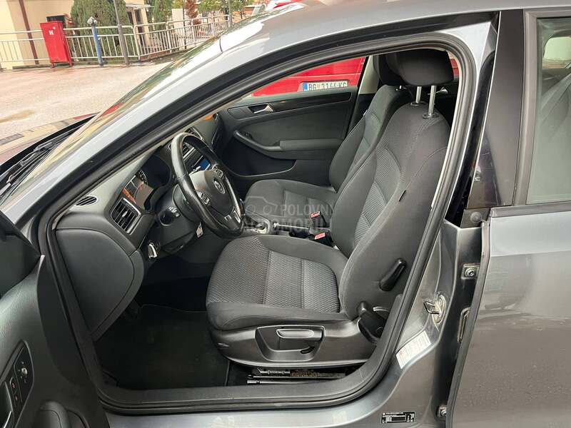 Volkswagen Jetta 1.6 TDI COMFORTLINE
