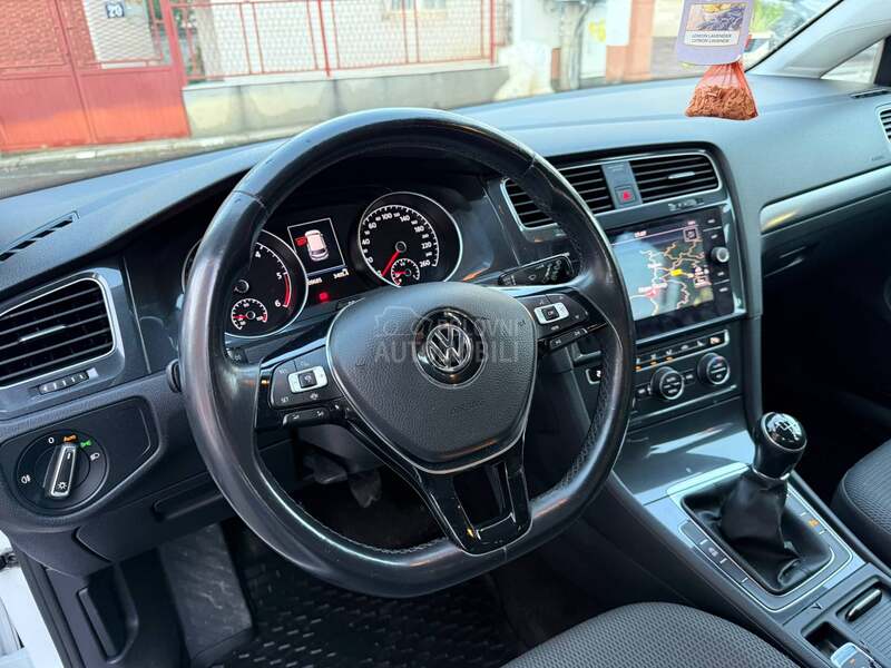 Volkswagen Golf 7 MATRIX LED NAVY