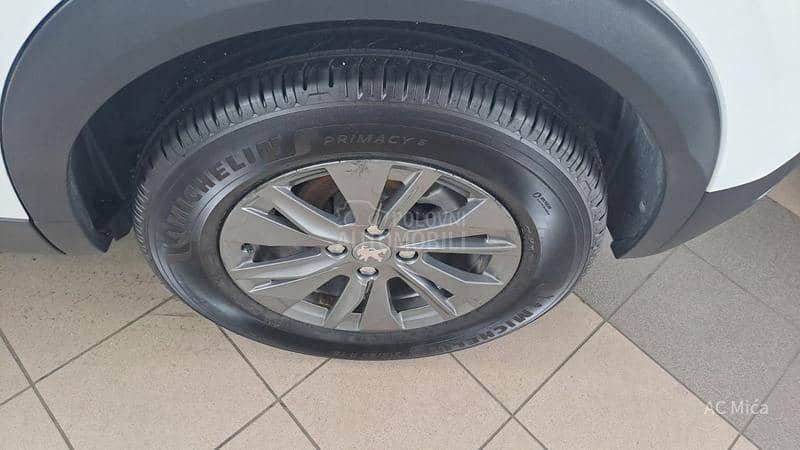 Peugeot 2008 1.5 BLUE NAV ALU LED