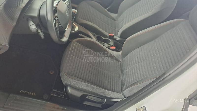 Peugeot 2008 1.5 BLUE NAV ALU LED