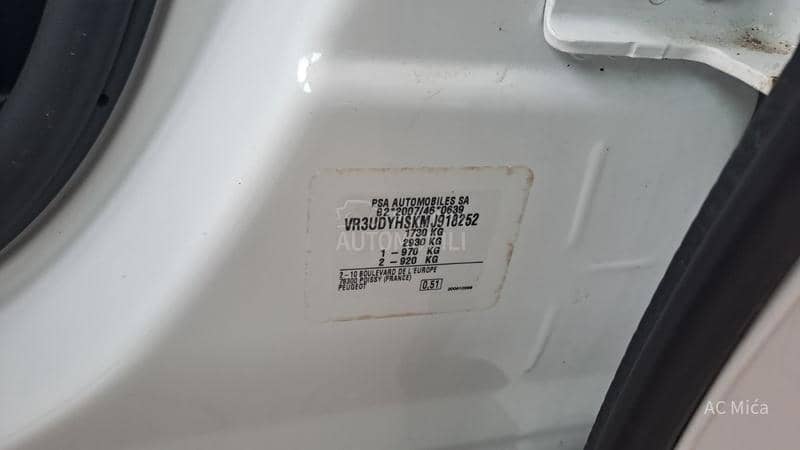 Peugeot 2008 1.5 BLUE NAV ALU LED