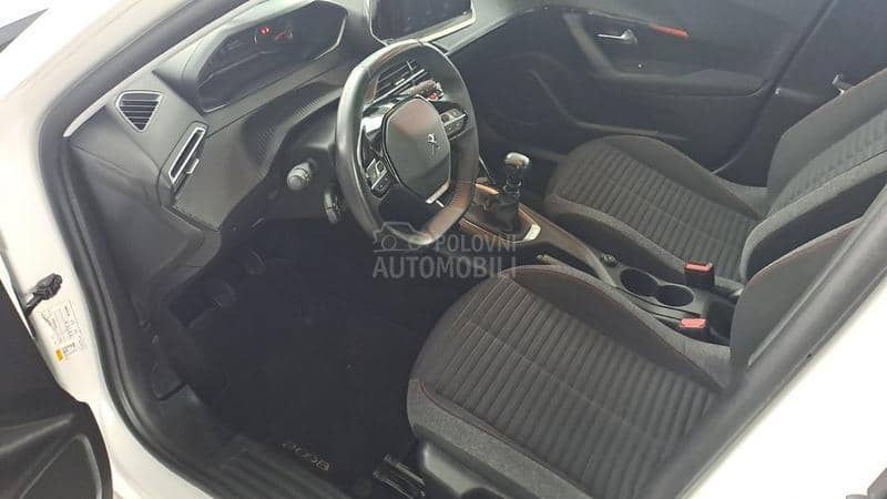 Peugeot 2008 1.5 BLUE NAV ALU LED