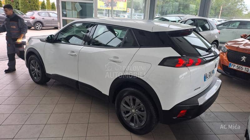 Peugeot 2008 1.5 BLUE NAV ALU LED