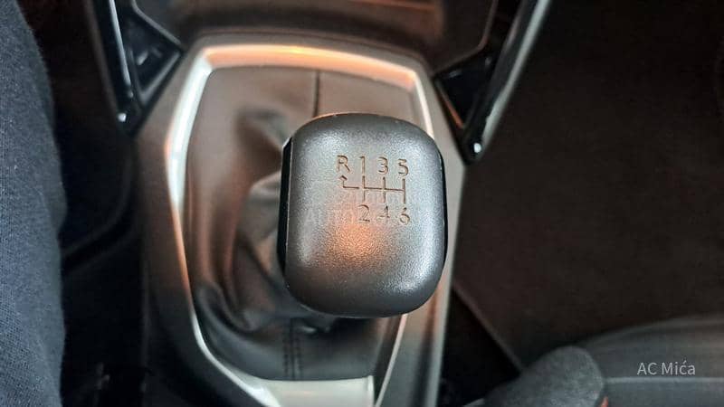 Peugeot 2008 1.5 BLUE NAV ALU LED