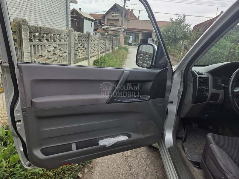 Mitsubishi Pajero 