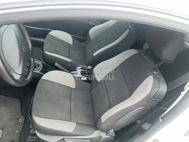 Sedista za Peugeot 207