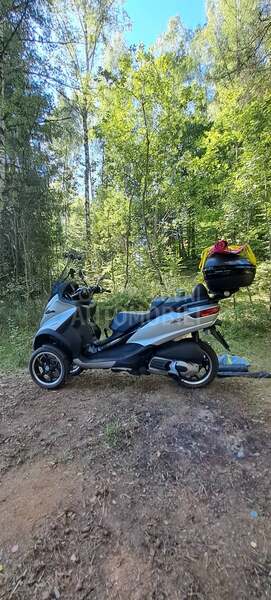 Piaggio mp3 sport  B kategorija