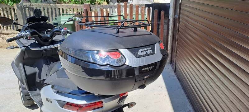 Piaggio mp3 sport  B kategorija