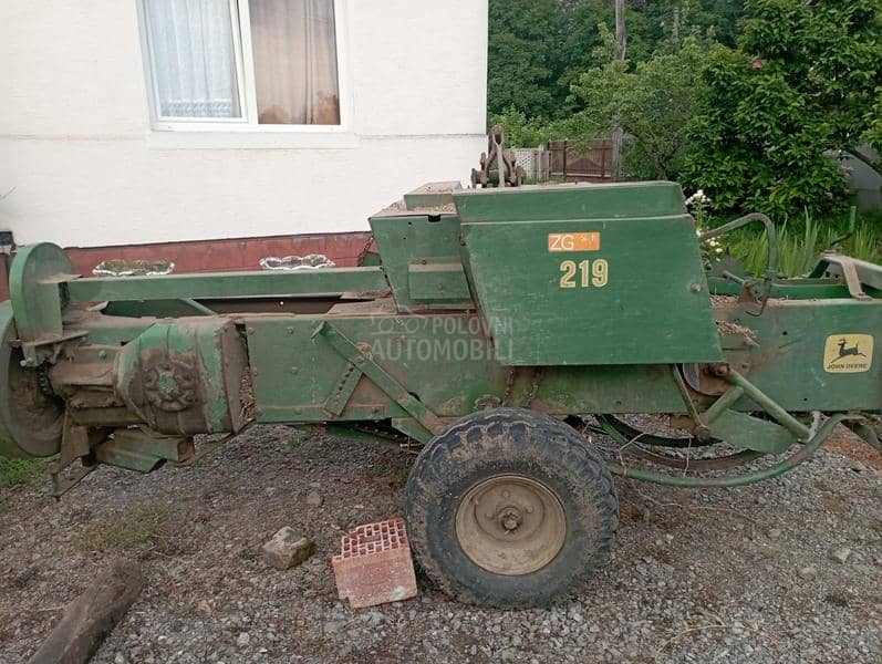 John Deere 219